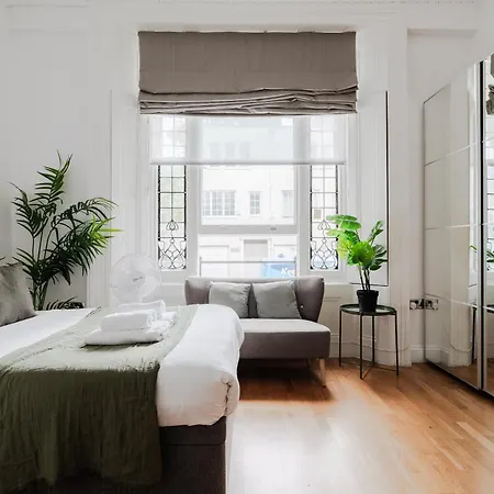 Prime Vision Living Studios - Hyde Park